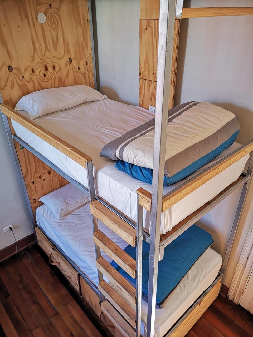 Casa Lastra Hostel บัลปาราอีโซ ภายนอก รูปภาพ